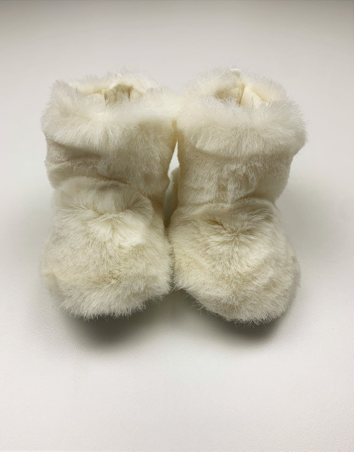 Bota Peludinha GAP (12-18 meses) NOVA