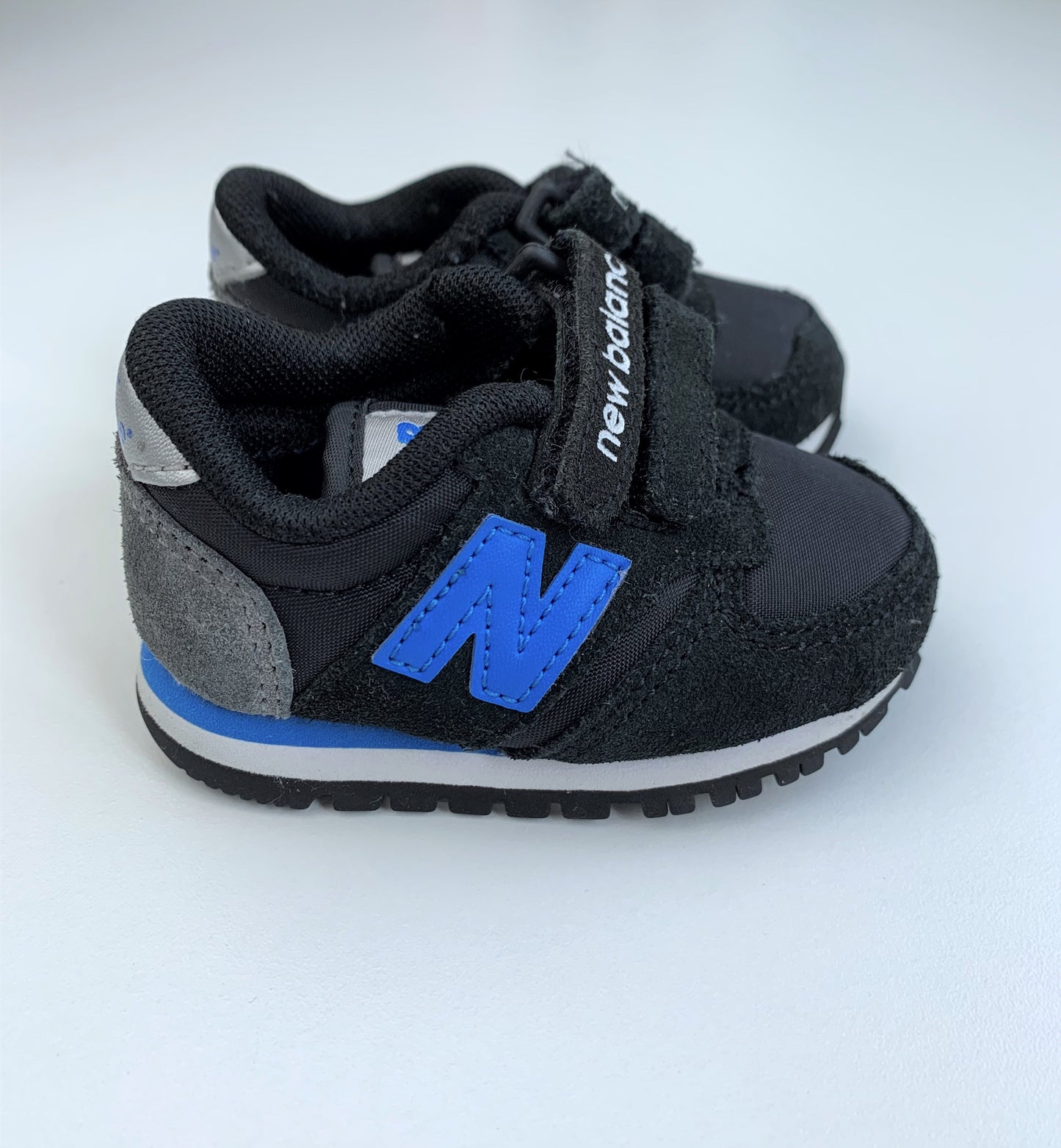 Tênis New Balance (16 BR) NOVO